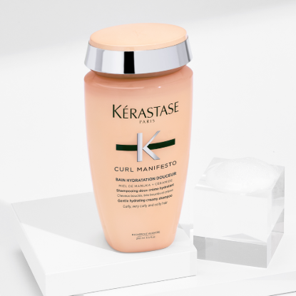 Kerastase Curl Manifesto Bain Hydratation Kıvırcık Saçlar için Besleyici Şampuan 250 ml resmi